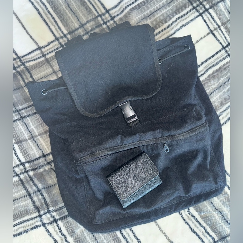 American Eagle Soft Backpack with drawstring/latch & small card wallet